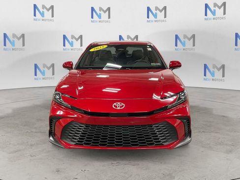 Used 2025 Toyota Camry SE FWD image 8
