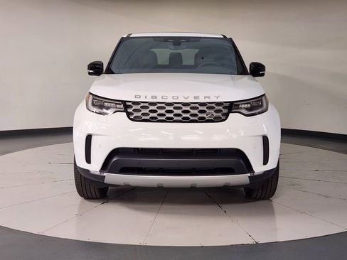 New 2026 Land Rover Discovery S image 9