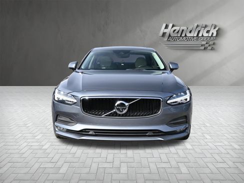 Used 2018 Volvo S90 T5 Momentum image 5