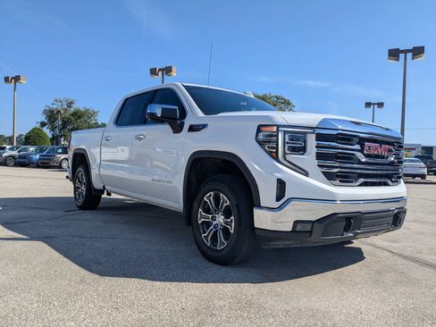 Used 2025 GMC Sierra 1500 SLT AWD/4WD image 2