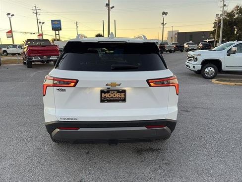 Used 2025 Chevrolet Equinox LT w/ Convenience Package II image 6