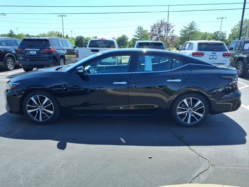Used 2023 Nissan Maxima SV w/ Floor Mat Group FWD image 4