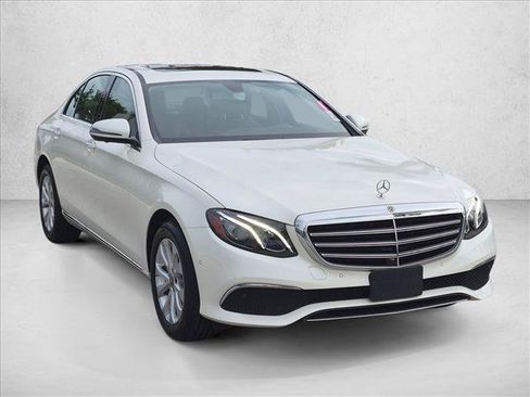 Used 2020 Mercedes-Benz E 350 4MATIC Sedan image 3