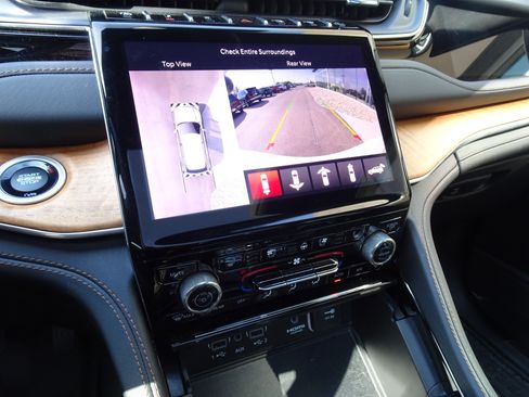 Used 2023 Jeep Grand Cherokee L Summit image 21