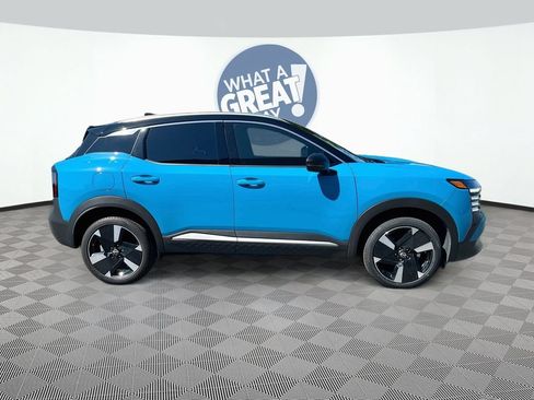 Used 2025 Nissan Kicks SR FWD image 4