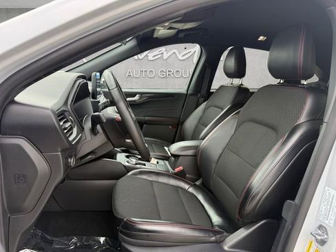 Used 2025 Ford Escape ST-Line image 19
