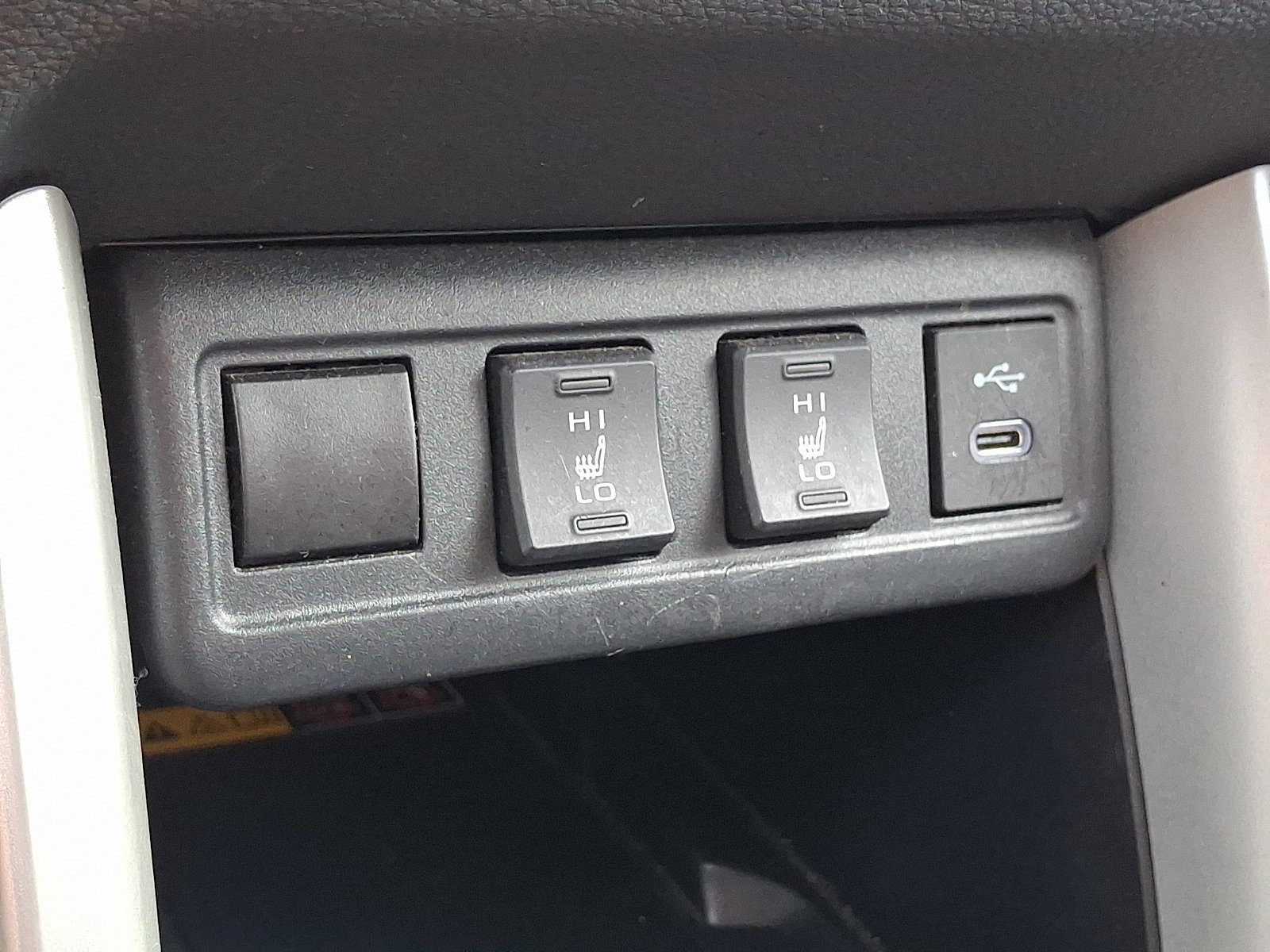 Used 2025 Toyota Corolla Cross XLE FWD image 24