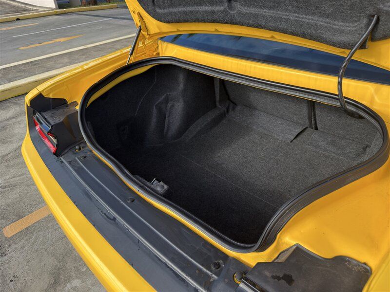 Used 2017 Dodge Challenger SXT RWD image 8