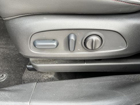 Used 2023 Chevrolet TrailBlazer RS w/ Sun and Liftgate Package image 10