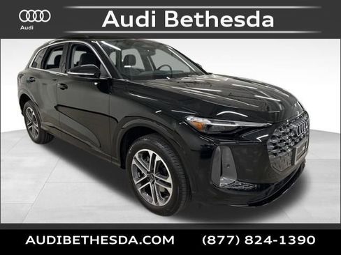 Certified 2025 Audi Q5 Premium Plus w/ Premium Plus image 1