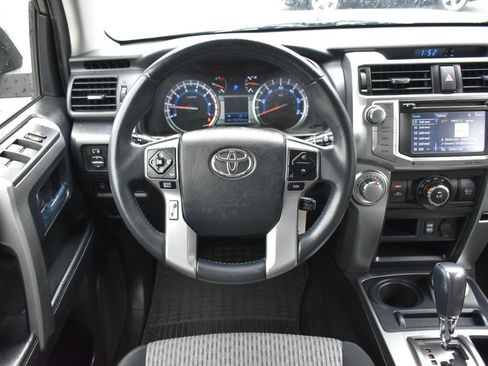Used 2016 Toyota 4Runner SR5 AWD/4WD image 12