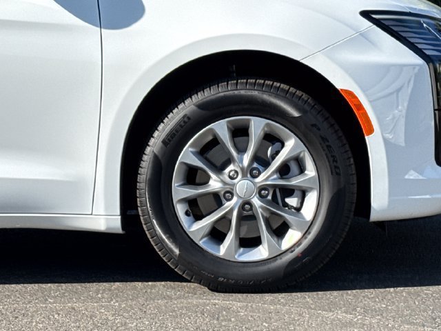 New 2027 Chrysler Pacifica Select AWD/4WD image 7