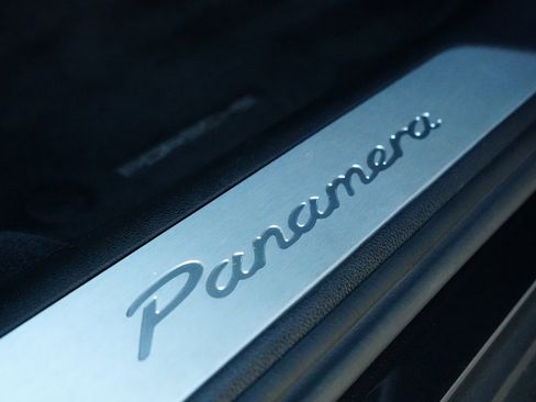 Used 2020 Porsche Panamera 4 image 19