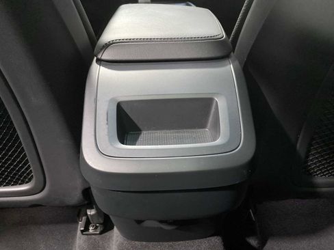 Used 2023 Volvo XC60 B5 Plus image 25