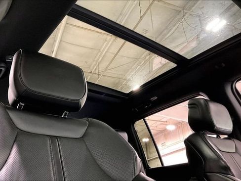 Used 2023 Jeep Wagoneer 4WD w/ Premium Group I image 23