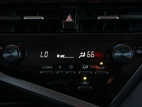 Used 2023 Toyota Camry SE FWD image 21