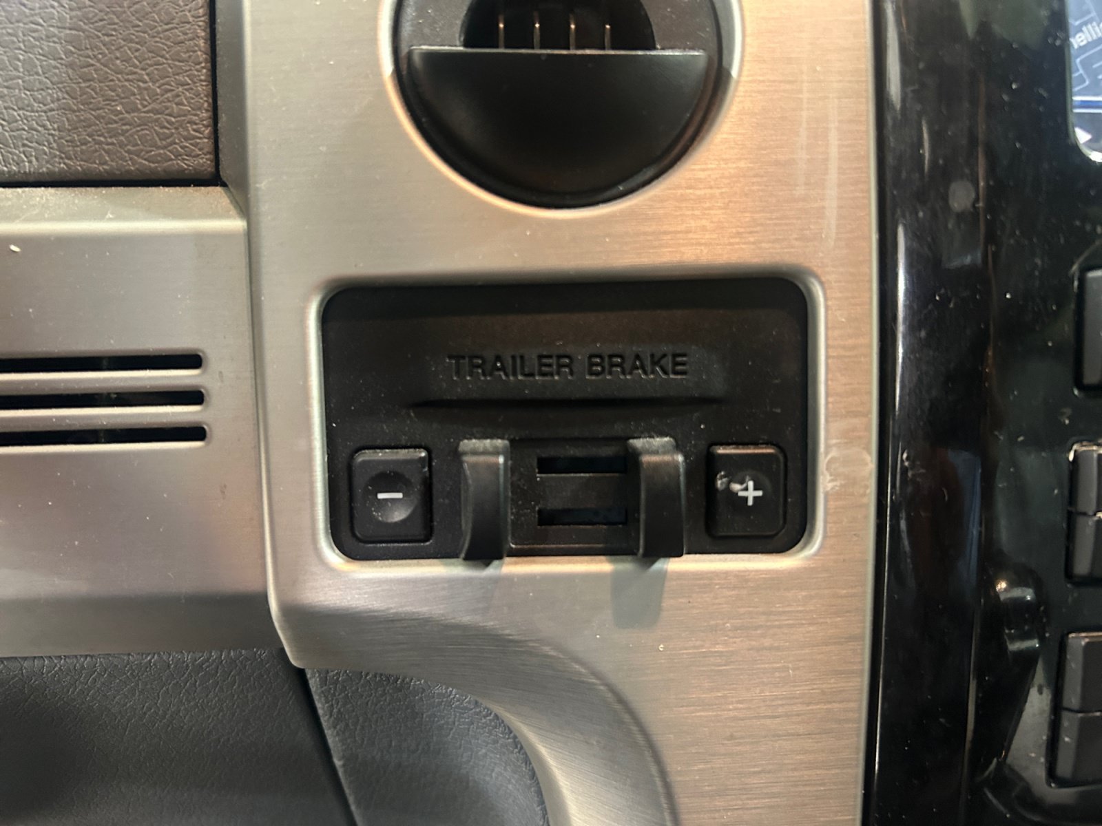 Used 2011 Ford F150 Platinum RWD image 16