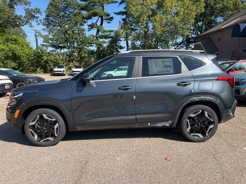 New 2026 Kia Seltos SX w/ SX Sunroof Package image 2