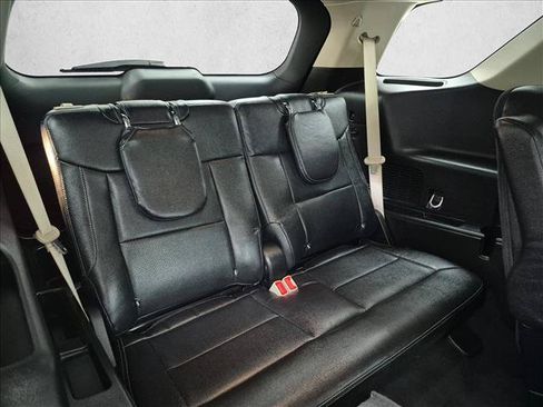 Used 2023 Ford Explorer XLT RWD image 21