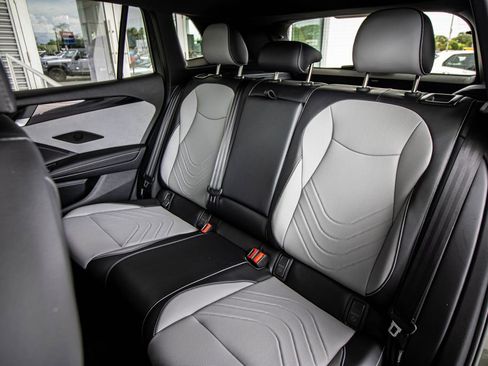 New 2026 Volkswagen Tiguan SE R-Line FWD image 30