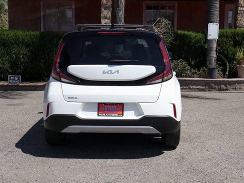 Used 2023 Kia Soul S FWD image 7