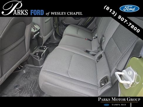 Used 2022 Jeep Gladiator Willys image 15