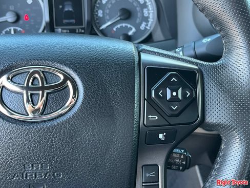 Certified 2022 Toyota Tacoma TRD Off-Road AWD/4WD image 24