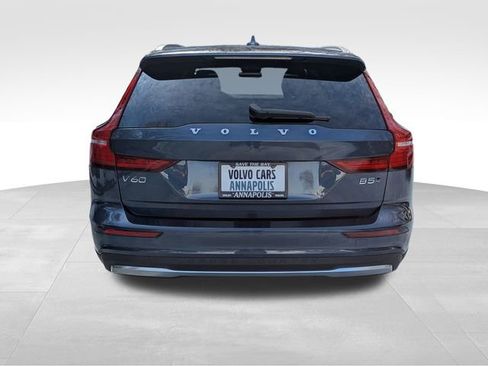 Certified 2025 Volvo V60 B5 Cross Country Ultra image 6