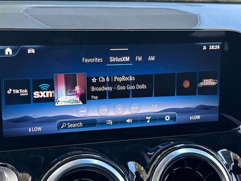 Used 2026 Mercedes-Benz GLB 250 image 22