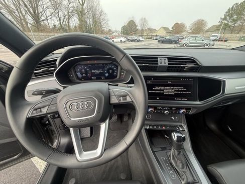 Used 2025 Audi Q3 2.0T Premium image 21