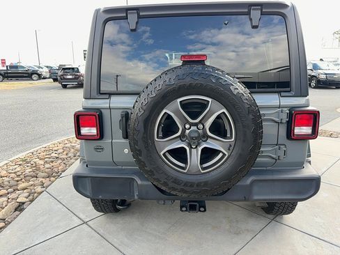 Used 2018 Jeep Wrangler Unlimited Sport S image 6
