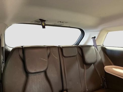 Used 2022 Kia Carnival LX FWD image 26