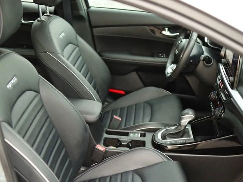 Used 2024 Kia Forte GT-Line w/ GT-Line Premium Package image 46