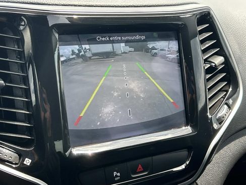 Used 2020 Jeep Cherokee Limited FWD image 33