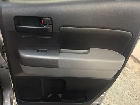 Used 2010 Toyota Tundra 4x4 Double Cab image 25