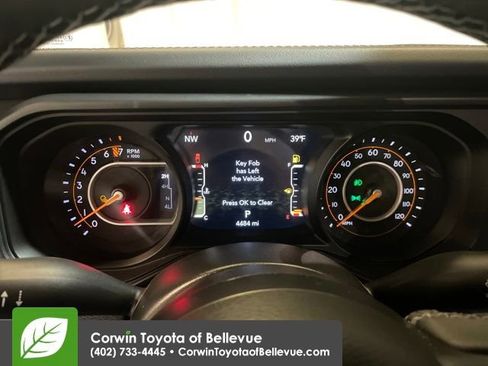 Used 2025 Jeep Gladiator Sport image 15