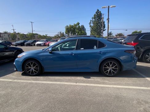 Used 2023 Toyota Camry SE w/ Protection Package (Q2) (TMS) FWD image 2