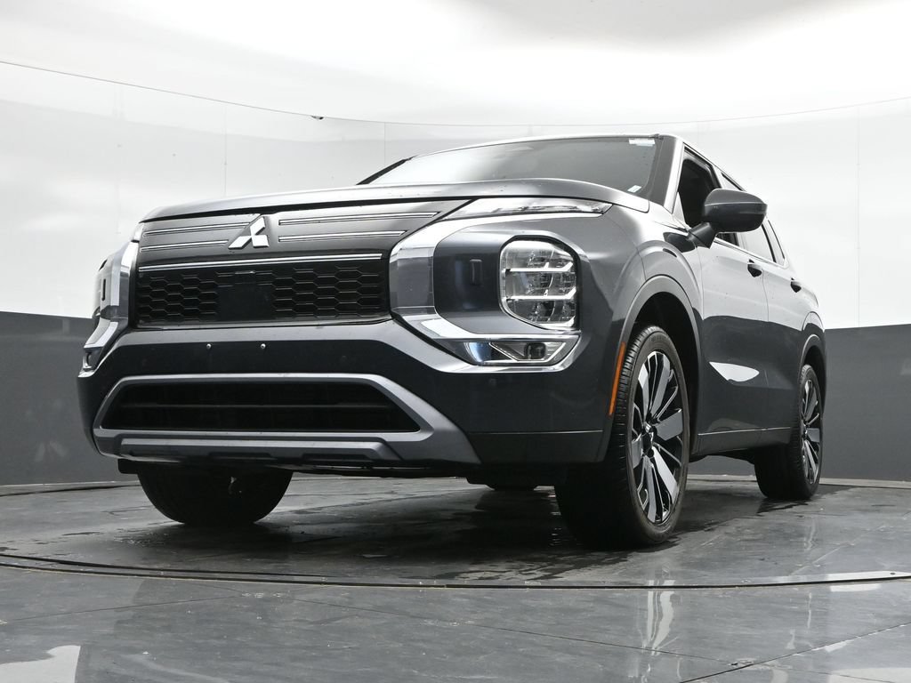 Used 2025 Mitsubishi Outlander AWD image 43