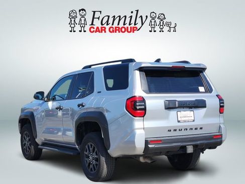 Used 2025 Toyota 4Runner SR5 AWD/4WD image 3