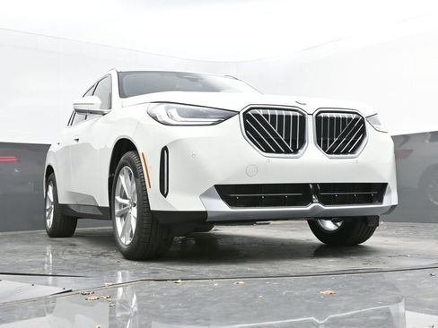 Used 2025 BMW X3 xDrive30i w/ Convenience Package image 47