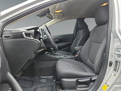 Used 2021 Toyota Corolla LE image 9