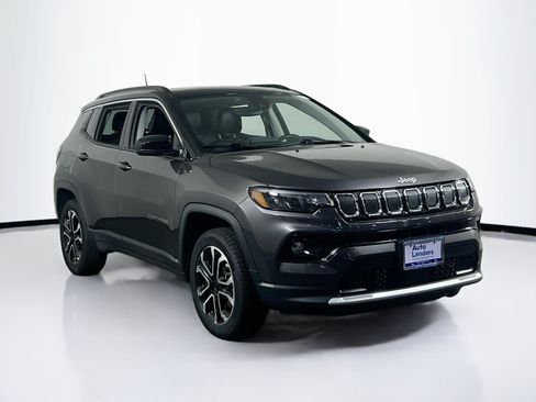 Used 2022 Jeep Compass Limited w/ Sun and Sound Group AWD/4WD image 3
