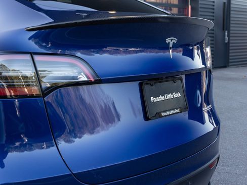 Used 2023 Tesla Model Y Performance image 10