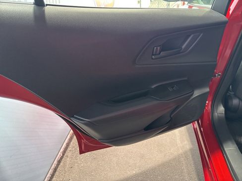 Used 2025 Toyota Prius Plug-In Hybrid image 22