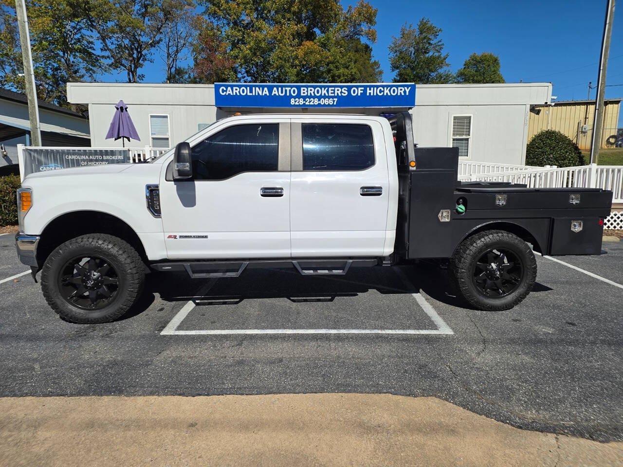 Used 2017 Ford F250 XL w/ Power Equipment Group AWD/4WD image 3