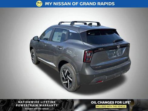 New 2026 Nissan Kicks SV w/ Charging Package FWD image 3