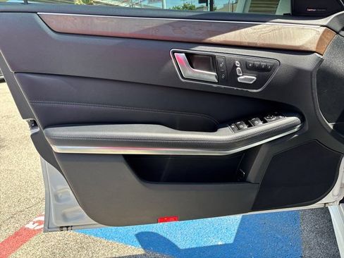 Used 2014 Mercedes-Benz E 250 BlueTEC Sedan image 16