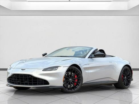 Used 2022 Aston Martin V8 Vantage Roadster image 7