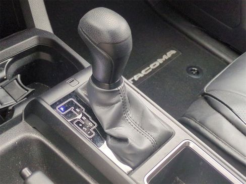 Used 2023 Toyota Tacoma SR image 17