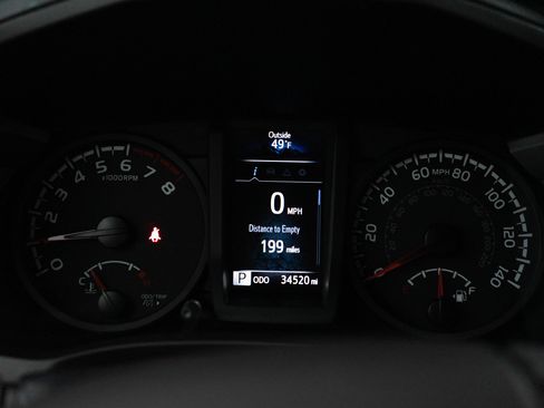 Used 2022 Toyota Tacoma SR image 11